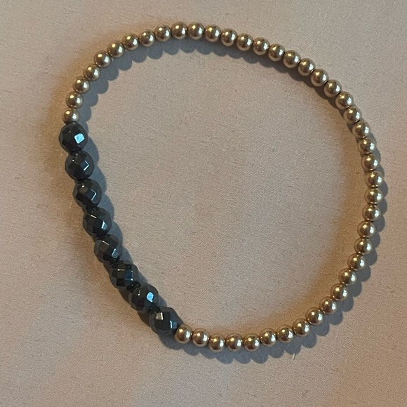 Gold and Black Beaded Bracelet - Picture 5 of 6